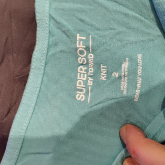 NWOT Torrid slack shoulder top - Picture 2 of 6